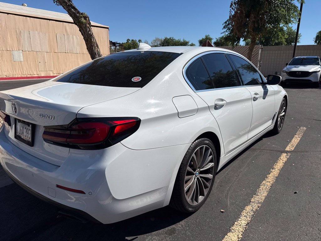 Used 2022 BMW 530i w/ Convenience Package RWD image 4