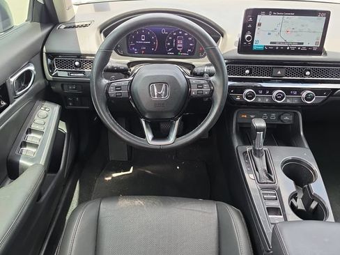 Used 2022 Honda Civic Touring image 9