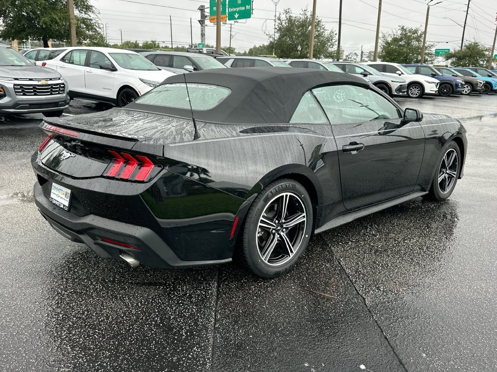 Used 2025 Ford Mustang Premium RWD image 5