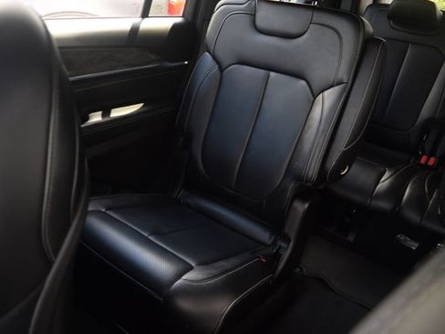 Used 2023 Jeep Grand Cherokee L Overland AWD/4WD image 15