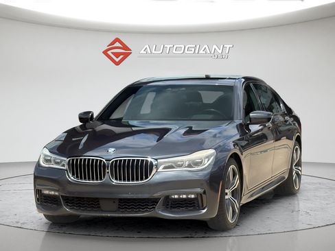 Used 2017 BMW 750i RWD image 1
