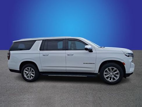 Used 2023 Chevrolet Suburban Premier RWD image 4
