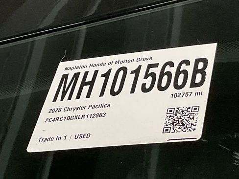 Used 2020 Chrysler Pacifica Touring-L FWD image 33
