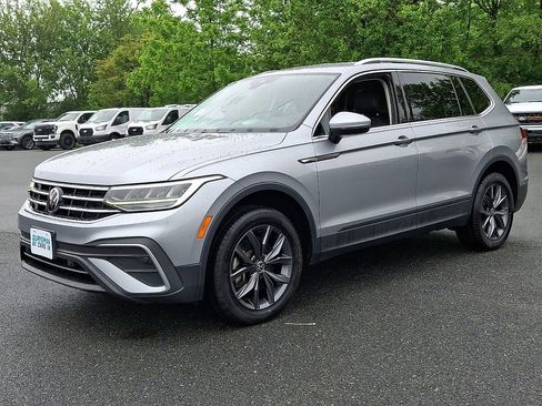 Used 2022 Volkswagen Tiguan SE AWD/4WD image 3