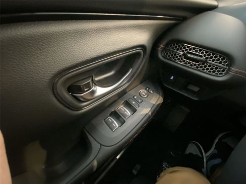 New 2025 Honda HR-V Sport image 15