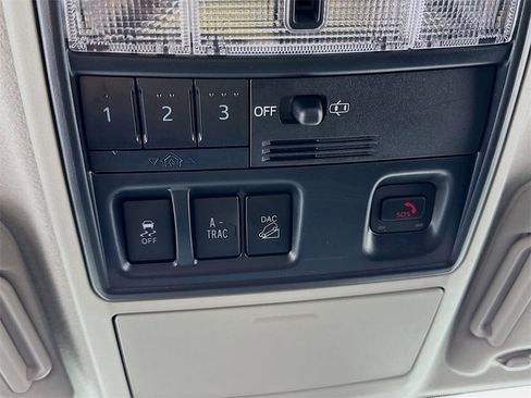 Used 2022 Toyota 4Runner SR5 Premium image 18