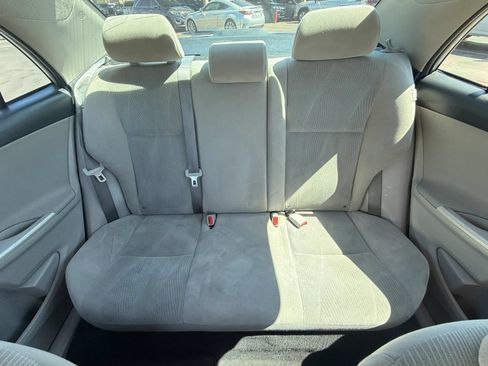 Used 2012 Toyota Corolla LE FWD image 17
