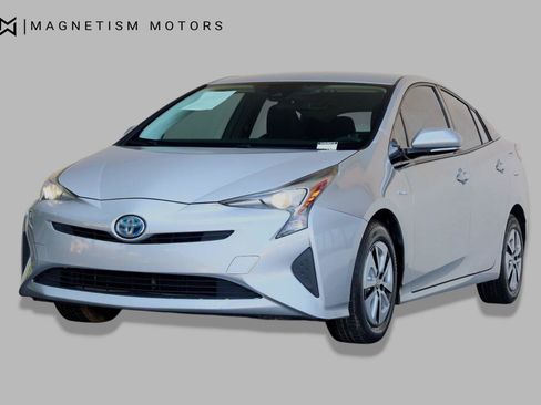 Used 2017 Toyota Prius Two FWD image 6