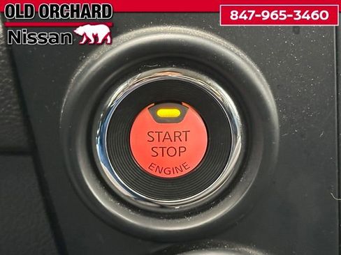 Used 2023 Nissan Titan SV image 16