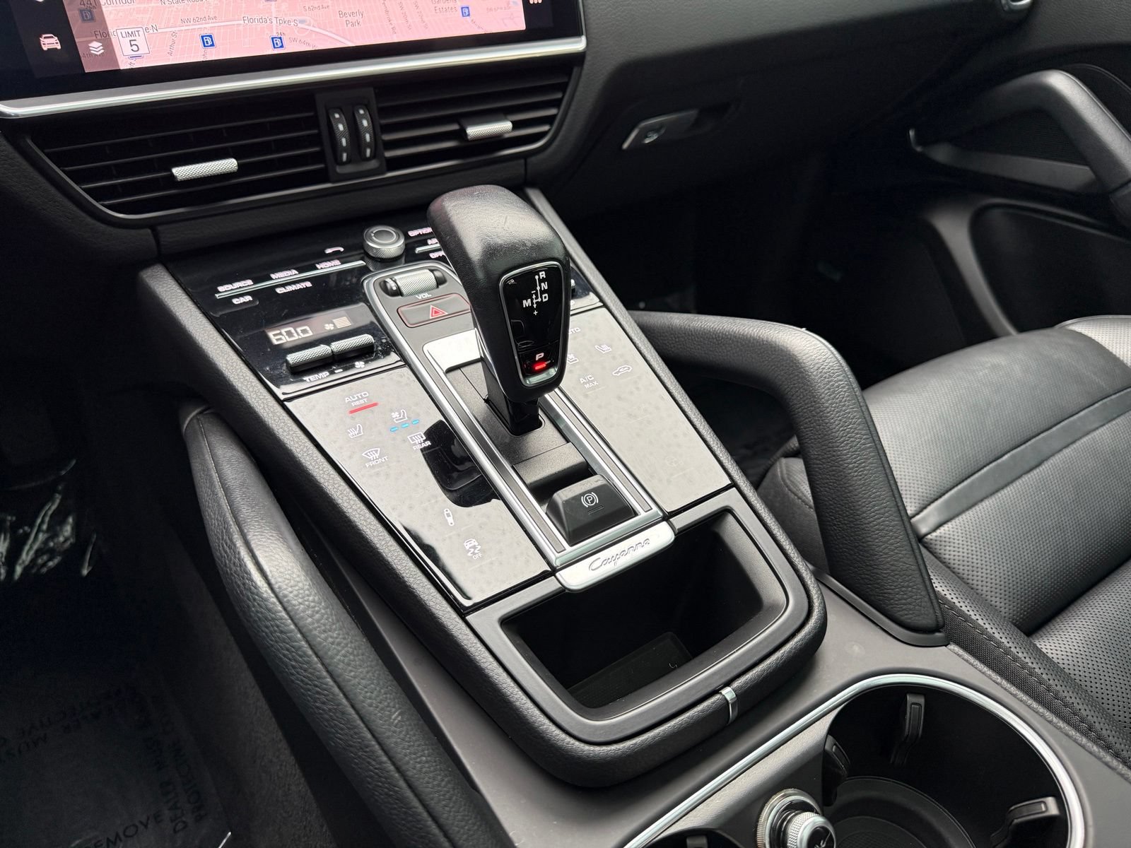 Used 2022 Porsche Cayenne Coupe AWD/4WD image 28