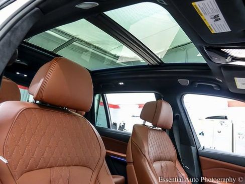 Used 2025 BMW ALPINA XB7 image 40