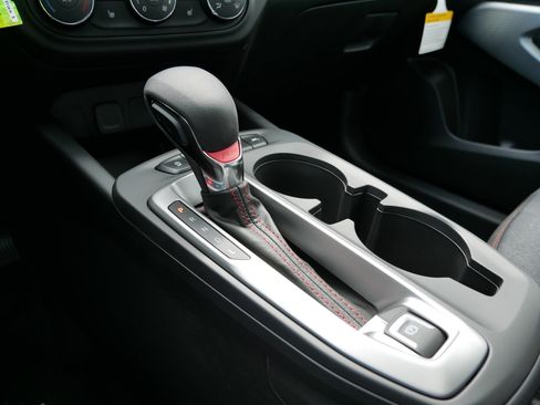 New 2026 Chevrolet Trax RS w/ Sunroof Package FWD image 22