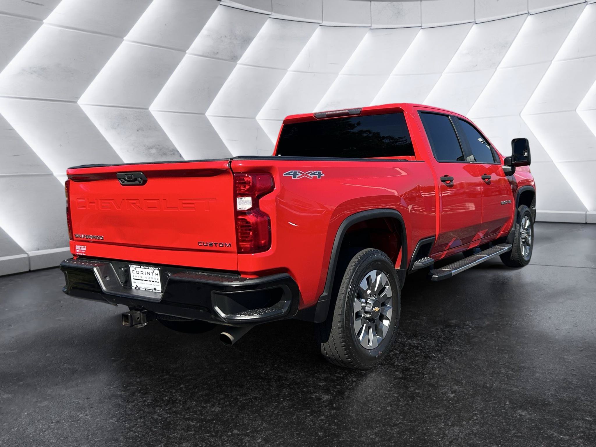 Used 2022 Chevrolet Silverado 2500 Custom w/ Custom Value Package AWD/4WD image 7