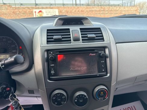 Used 2013 Toyota Corolla LE image 20