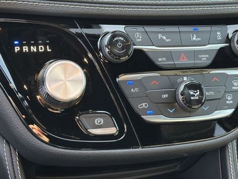 New 2026 Chrysler Pacifica Limited w/ S Appearance Package image 24