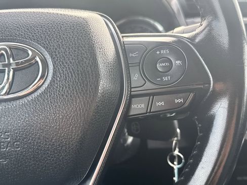 Used 2019 Toyota Camry SE image 19