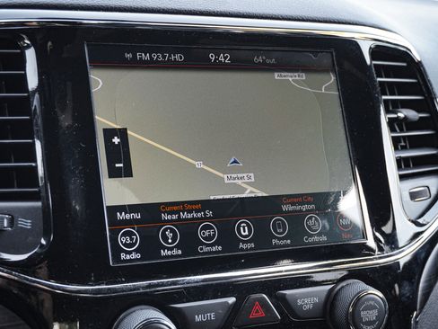 Used 2019 Jeep Grand Cherokee Altitude AWD/4WD image 23