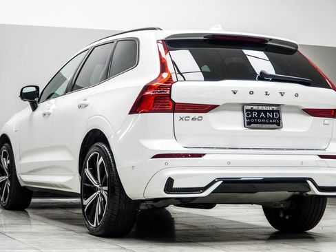 Used 2023 Volvo XC60 T8 Ultimate w/ Climate Package AWD/4WD image 11