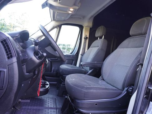 Used 2018 RAM ProMaster 2500 w/ Interior Convenience Group FWD image 9