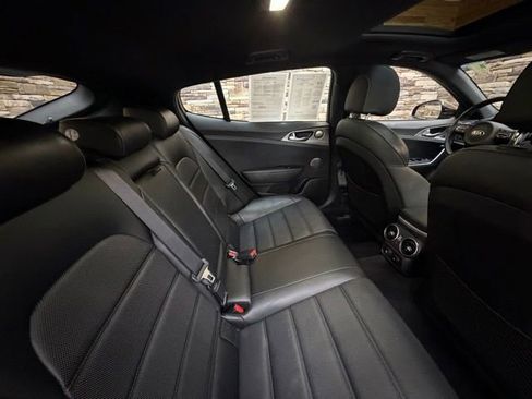 Used 2018 Kia Stinger GT2 AWD/4WD image 34