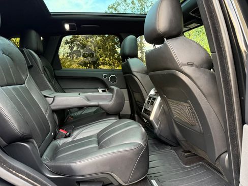 Used 2016 Land Rover Range Rover Sport SE image 20