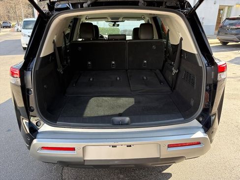 Certified 2025 Nissan Pathfinder SL image 26