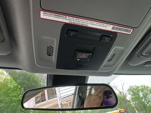 Used 2020 Toyota Camry SE w/ Carpet Mat Package FWD image 18