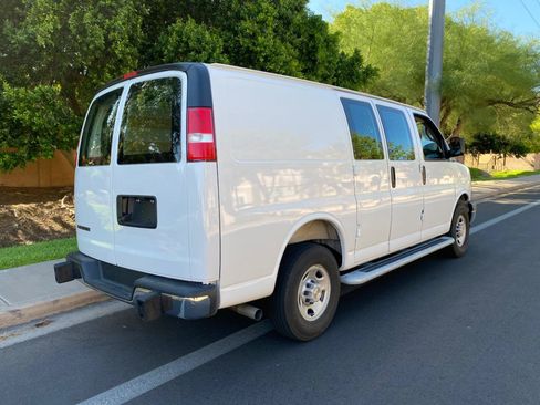 Used 2025 Chevrolet Express 2500 w/ Driver Convenience Package RWD image 5