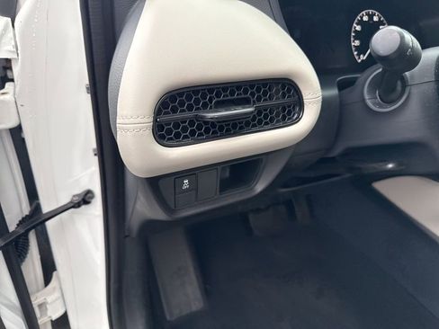 Used 2023 Honda HR-V LX image 21