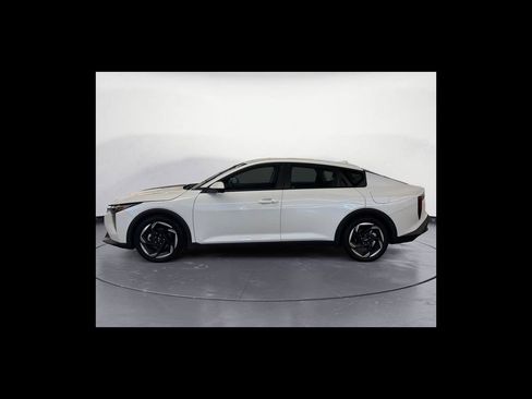 Used 2025 Kia K4 EX FWD image 3