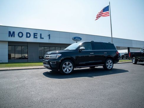 Used 2024 Ford Expedition Platinum image 25