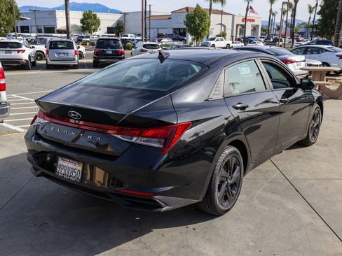 Used 2021 Hyundai Elantra SEL image 3