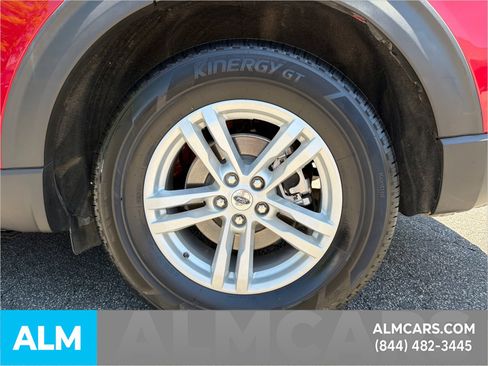 Used 2021 Ford Explorer XLT RWD image 23