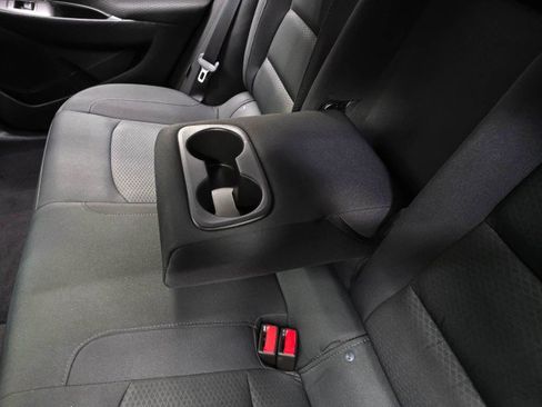 Used 2017 Chevrolet Malibu LT FWD image 18