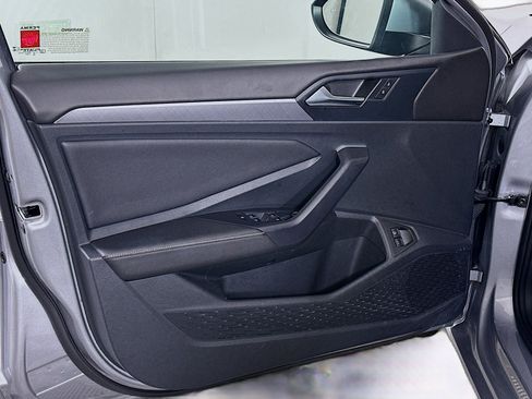 Used 2024 Volkswagen Jetta SE image 15