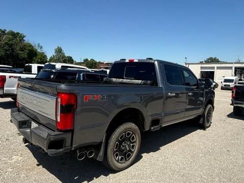 Used 2023 Ford F250 Platinum AWD/4WD image 4