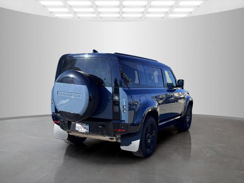 Used 2026 Land Rover Defender 110 X-Dynamic SE AWD/4WD image 5
