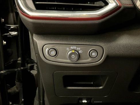 Used 2023 Chevrolet TrailBlazer RS FWD image 35