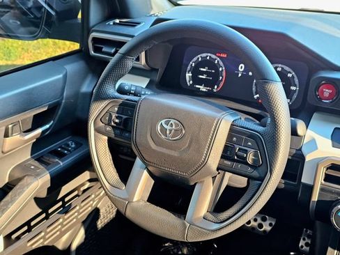 Used 2024 Toyota Tacoma TRD Sport AWD/4WD image 29