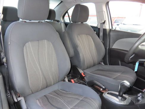 Used 2017 Chevrolet Sonic LT image 41