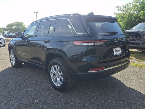 Certified 2023 Jeep Grand Cherokee Limited AWD/4WD image 28