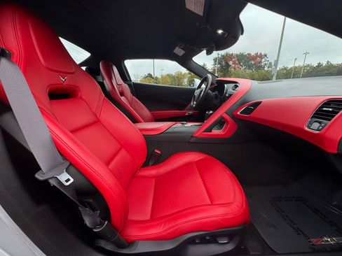 Used 2016 Chevrolet Corvette Z06 w/ 3LZ Preferred Equipment Group image 31