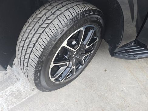 Used 2021 Chevrolet Tahoe RST w/ Luxury Package image 30