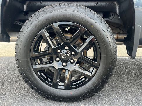 Used 2021 Chevrolet Silverado 1500 Custom Trail Boss w/ Safety Confidence Package image 9