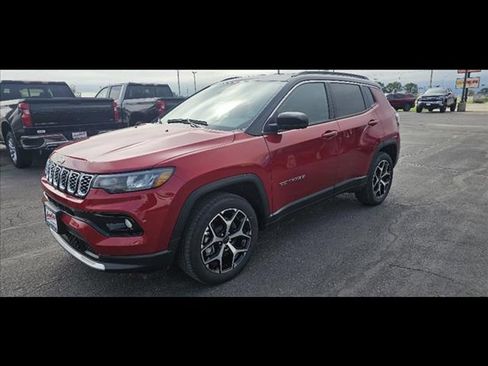 Used 2025 Jeep Compass Limited AWD/4WD image 7