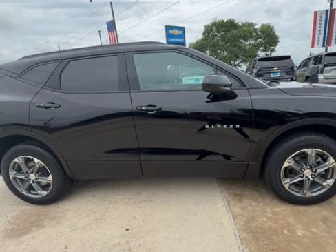 Certified 2024 Chevrolet Blazer LT w/ Convenience Package FWD image 9