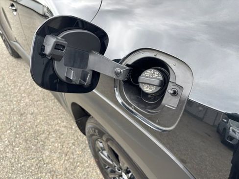 Used 2025 MAZDA CX-50 AWD 2.5 S w/ Premium Package image 23