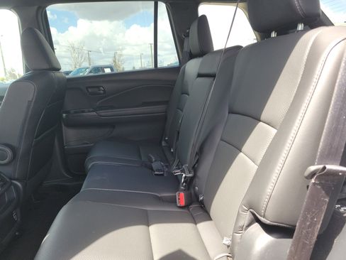 Used 2023 Honda Passport EX-L image 17