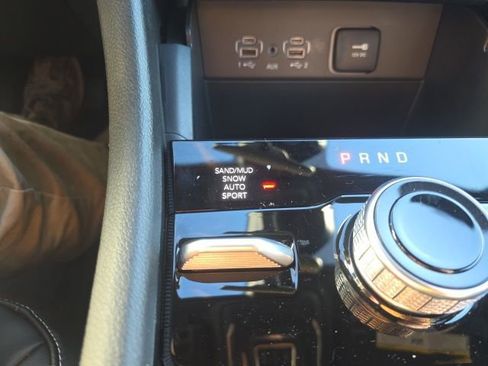 New 2025 Jeep Grand Cherokee L Limited image 24