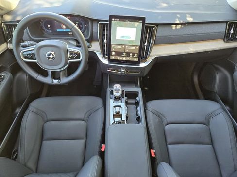 New 2025 Volvo XC90 T8 Plus w/ Protection Package Premier image 35